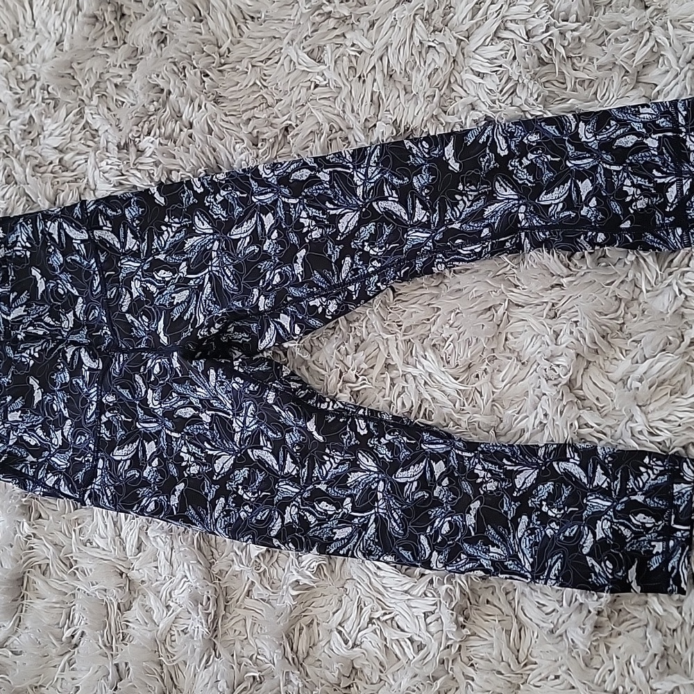 Lululemon Floral Print Capri Leggings